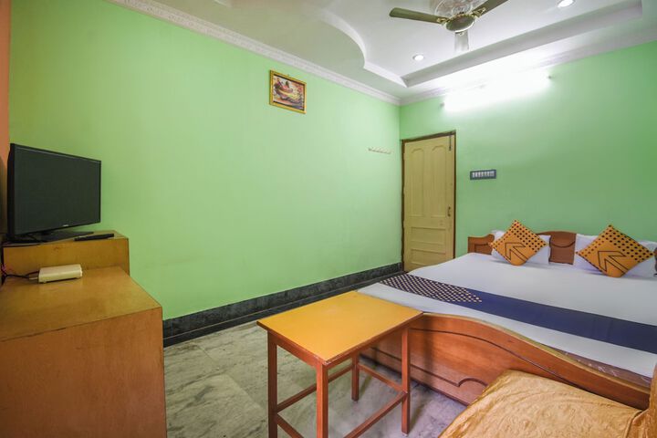 Room 8 of 10