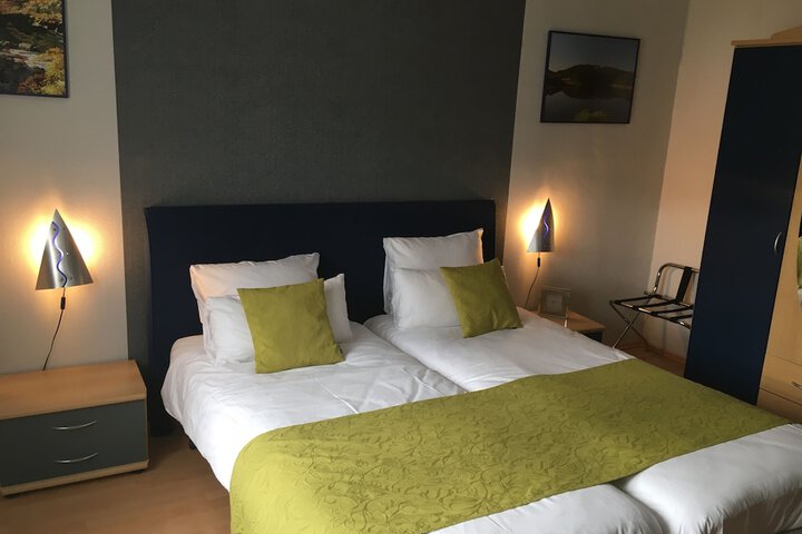 Room 6 of 60