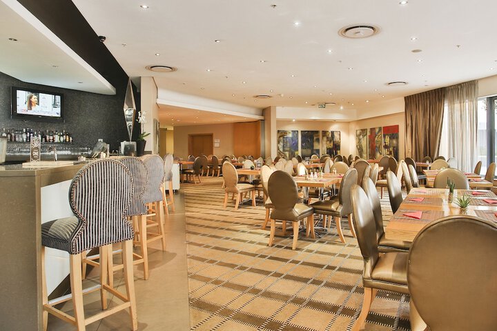 Dining 38 of 67