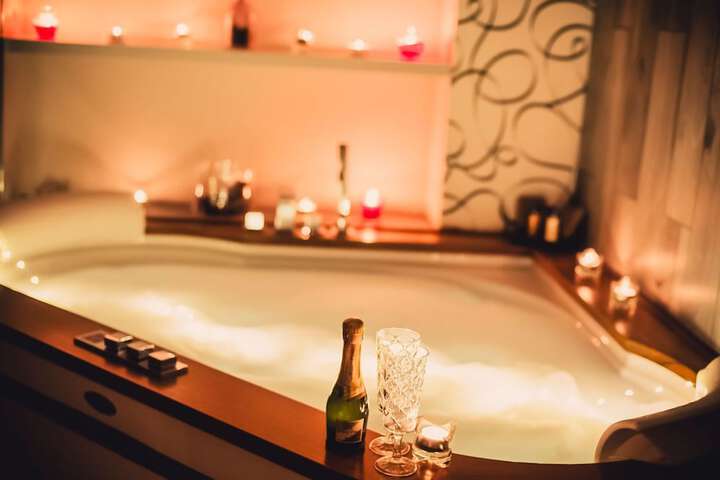 Hot Tub 26 of 37