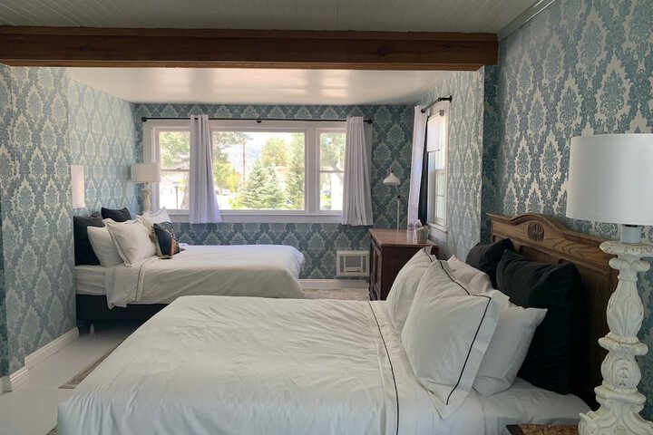 Room 15 of 33