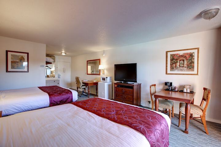 2 Queen Beds Mountain View Pet Friendly Corner (6 of 15)
