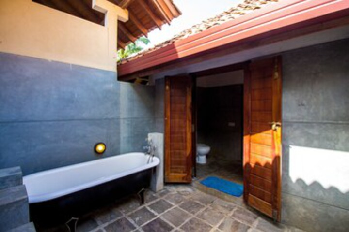 Room 2 of 28