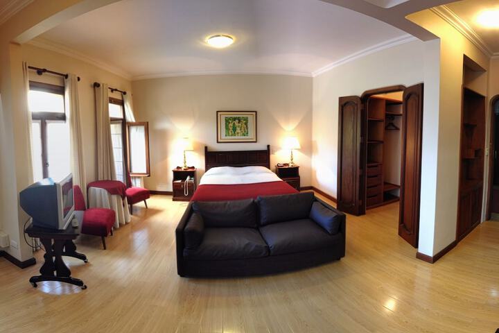 Room 11 of 74