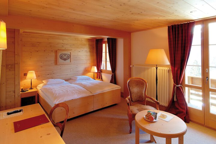 Room 12 of 42
