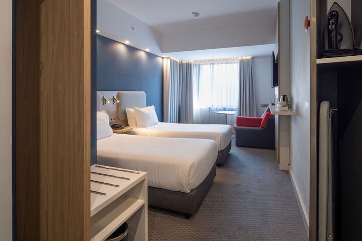 Room 29 of 83