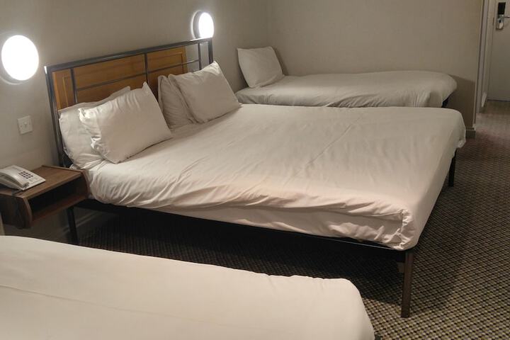 Room 92 of 236