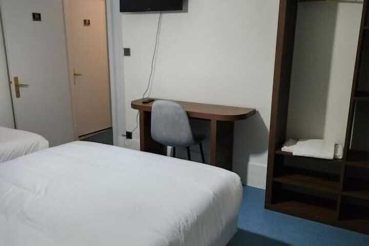 Room 5 of 20