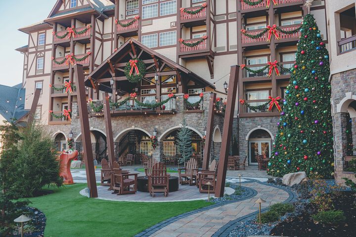 Hotel Exterior 31 of 34