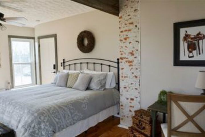 Room 10 of 19