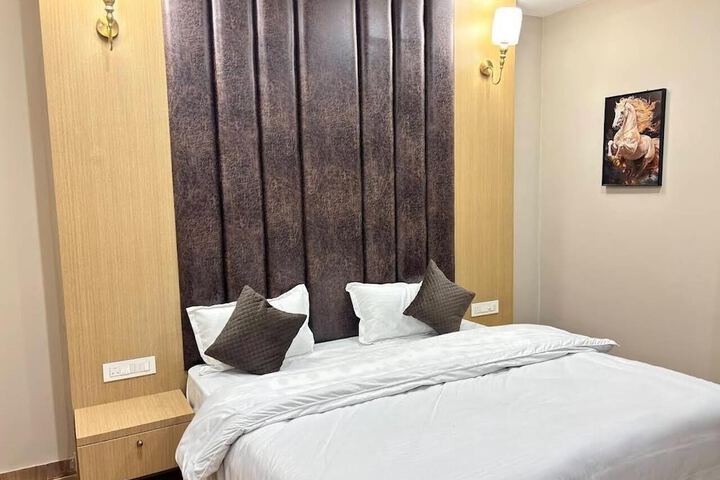 Room 7 of 15
