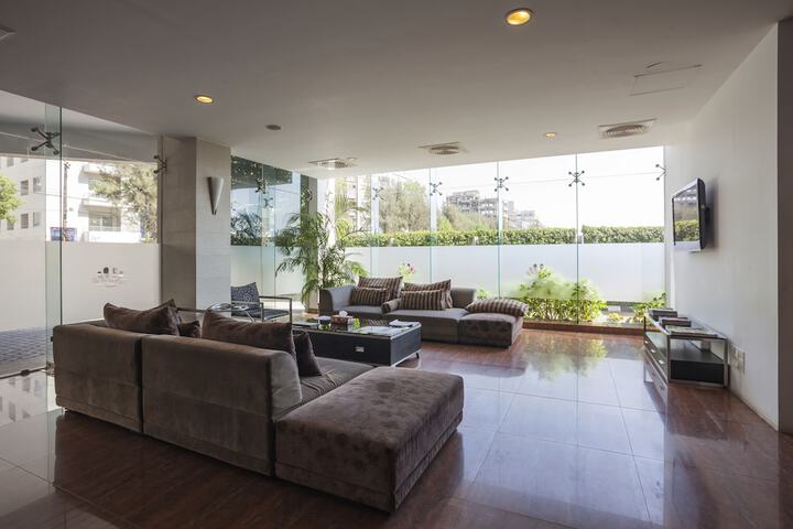 Guest Lobby