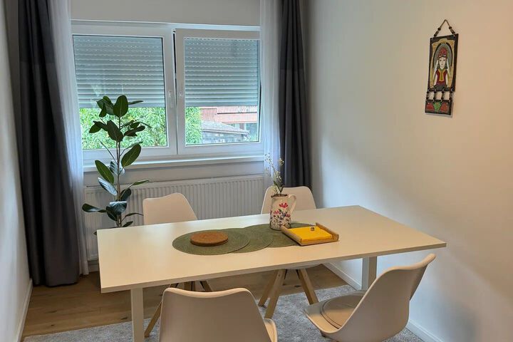 Room 10 of 25