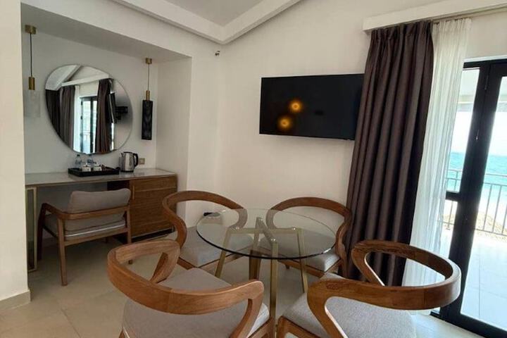 Room 34 of 151