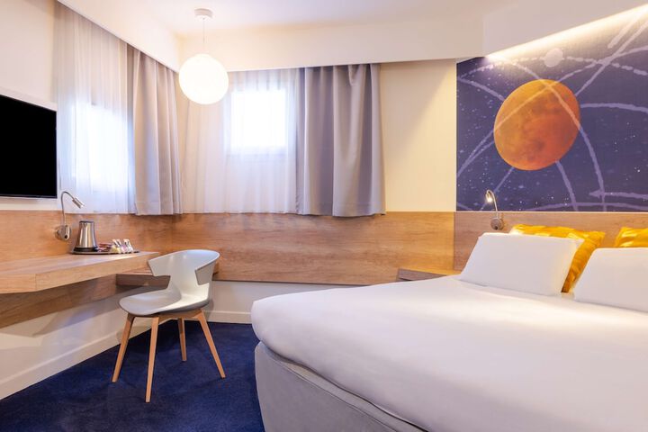 Room 15 of 79