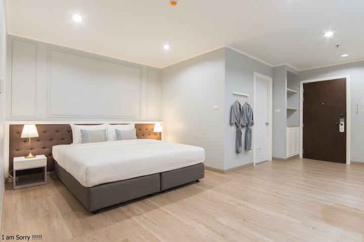 Room 11 of 110