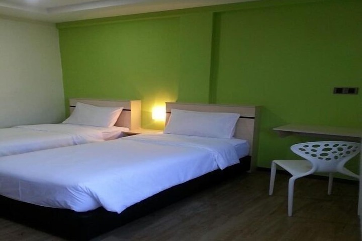 Room 17 of 43