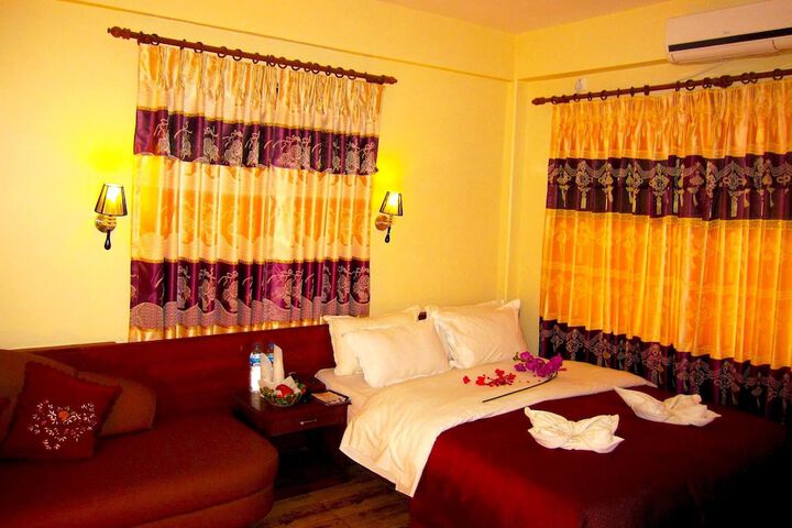 Room 3 of 38