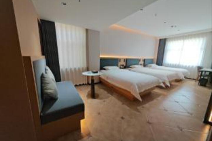 Room 12 of 13