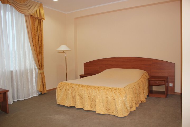 Room 12 of 108
