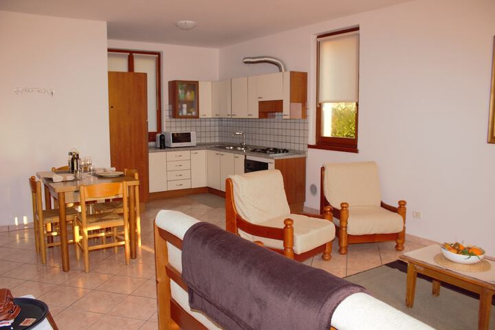 Room 6 of 19
