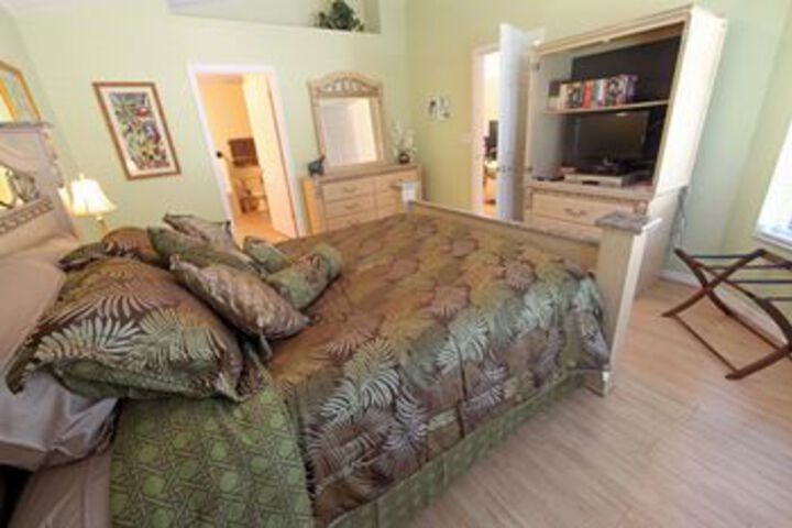 Room 4 of 14