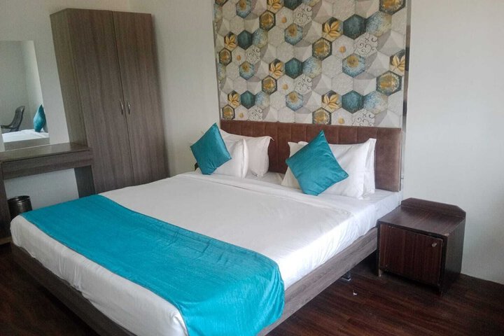 Room 18 of 31