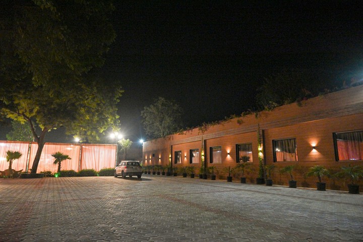 Property Grounds 16 of 19