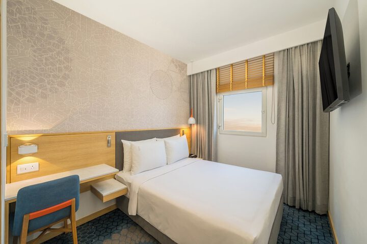 Room 15 of 41