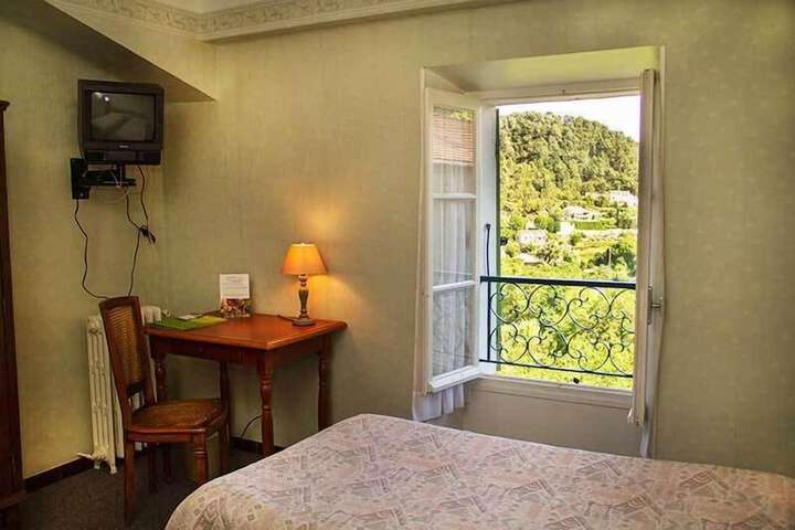 Room 4 of 11