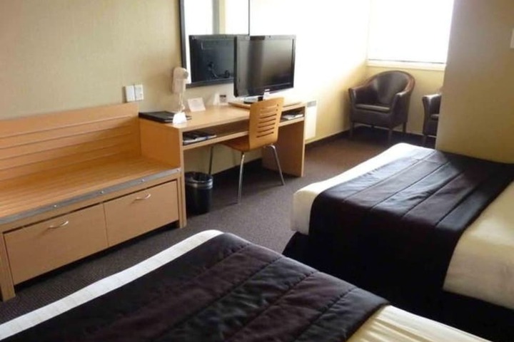 Room 17 of 35