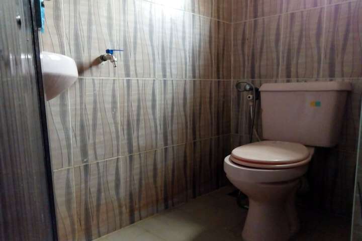 Room 25 of 38