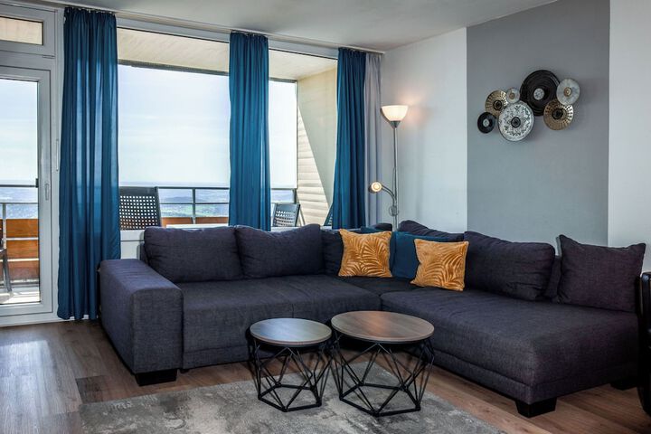 Room 32 of 53