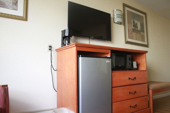 Mini-refrigerator