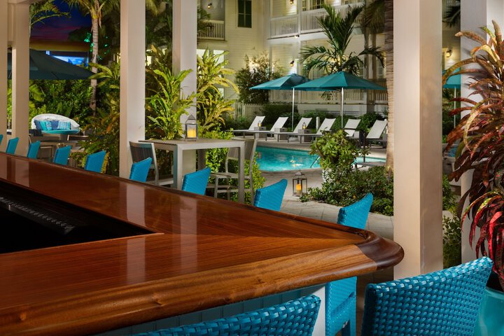 Poolside bar