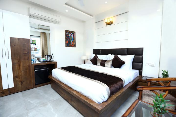 Room 19 of 53