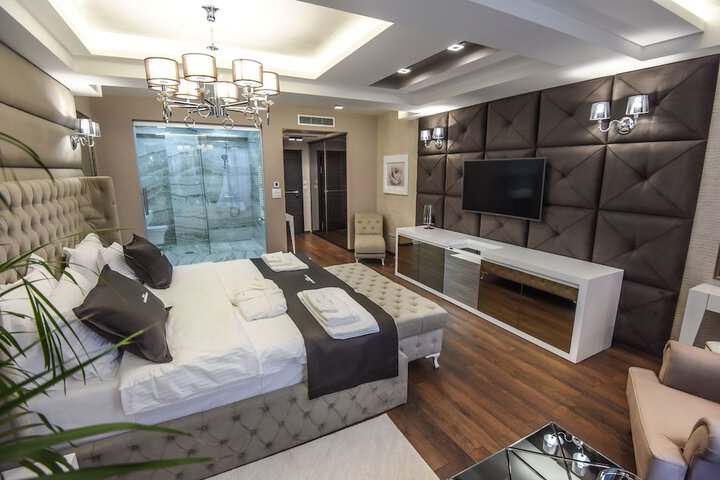 Room 5 of 58