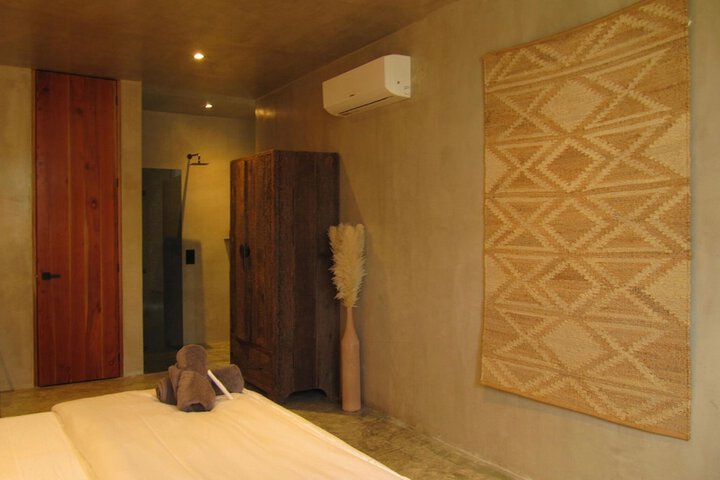 Room 7 of 60