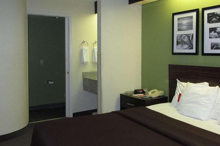 2 Queen Beds (4 of 4)