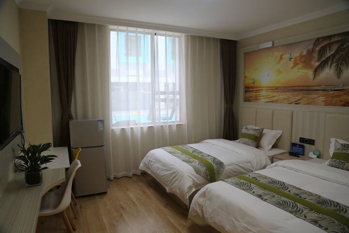 Room 12 of 22