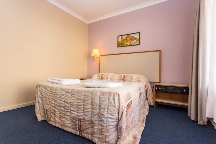 Room 6 of 45