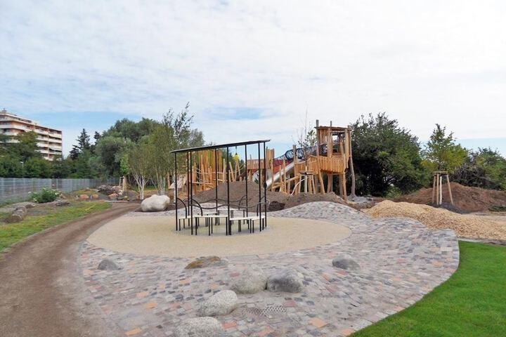 Children's play area - outdoor