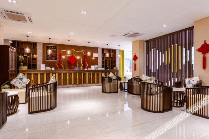 Hotel Interior 7 of 14