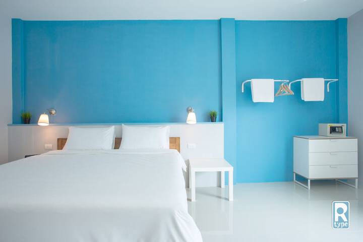 Room 10 of 34