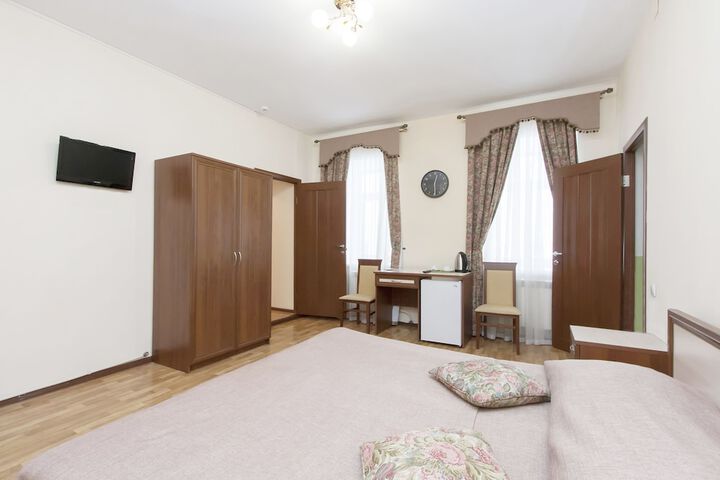 Room 9 of 63