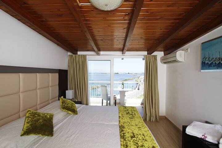 Room 3 of 35