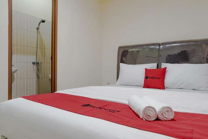 Room 6 of 38