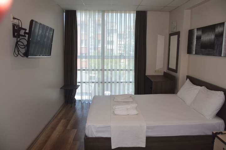 Room 11 of 14