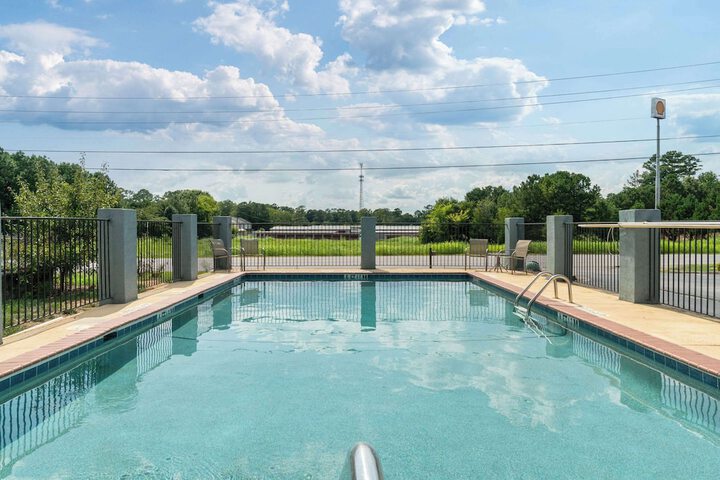 Pool 18 of 27