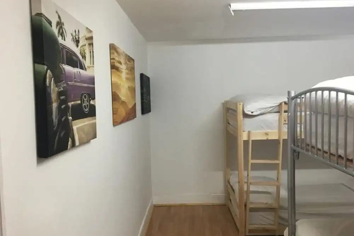 Room 5 of 13